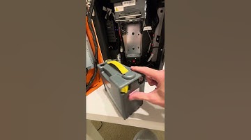 Removing cash from a Bitcoin ATM - Cube ATM #bitcoin #bitcoinatm #crypto #cryptoatm #cubeatm