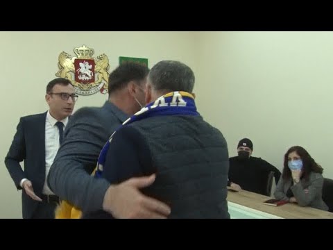 ხმაური, გინება და ხელჩართული ბრძოლა - აჭარის უმაღლესი საბჭოს ბიუროს სხდომა დაპირისპირების ფონზე