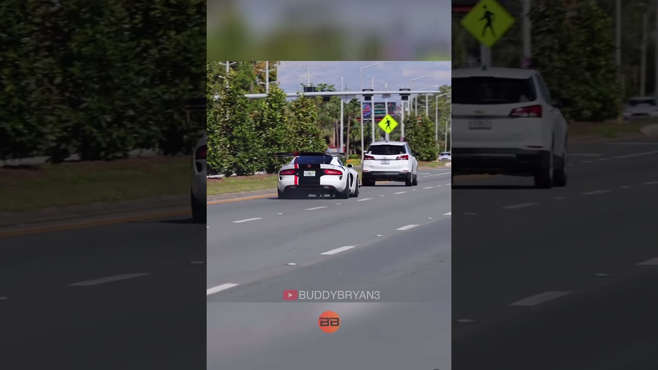 Dodge Viper ACR running 