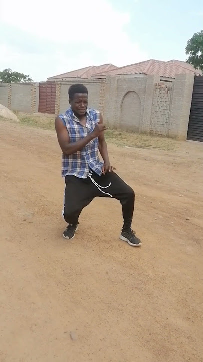 Makhadzi_-_Shampopo_ft_Mr Brown_&_Alec Machesho_(official video dance King Robotic