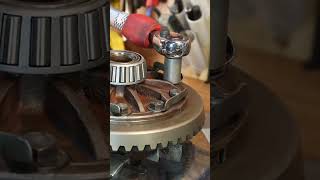 How to rebuild a Land Rover Series Diff in 60 seconds