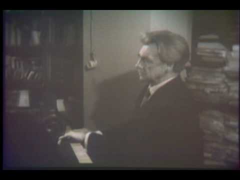 Henrich Neuhaus plays Scriabin Album Leaf, op. 45, no. 1.