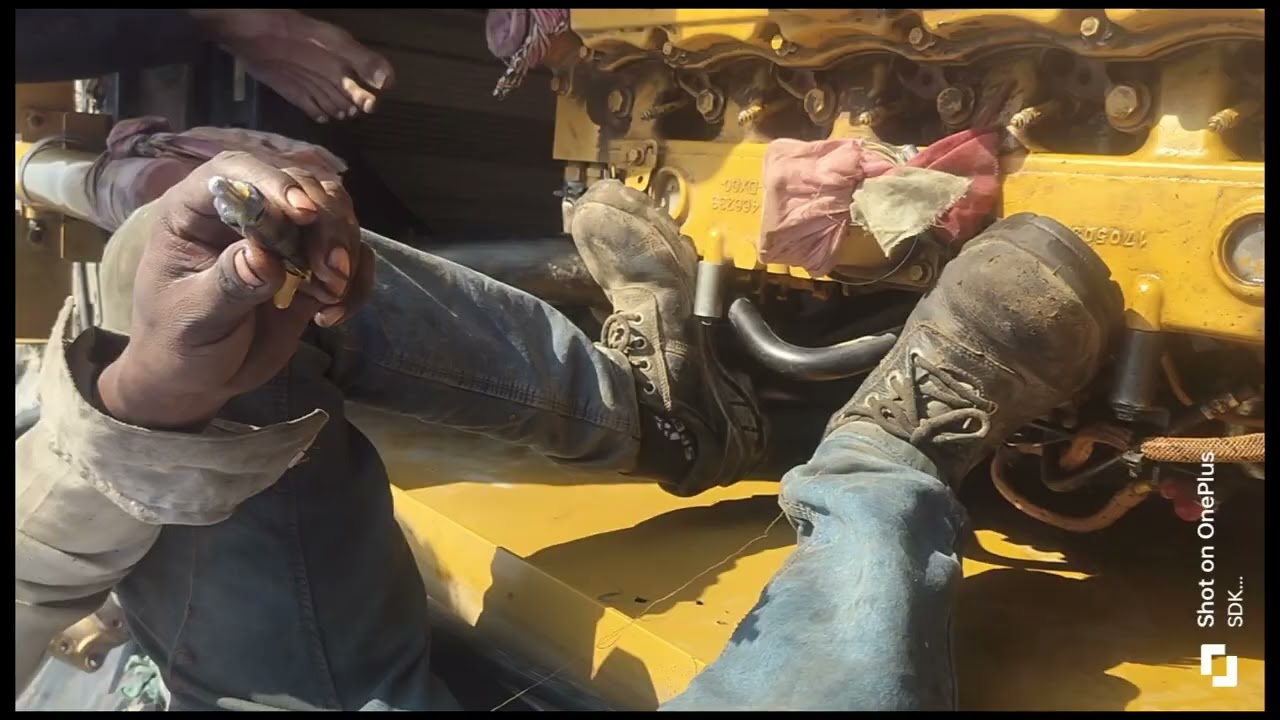 Cat320 white smoke problem/diesel pump timing 