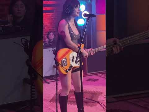 Pacifica (band)Live-Martina recites poem, tells joke and is totally charming 