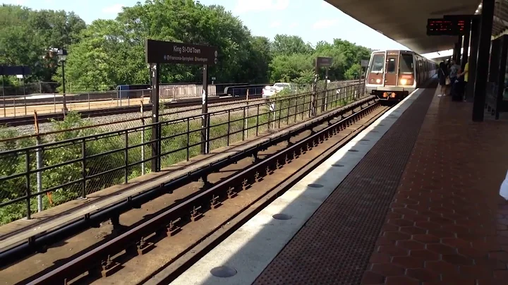 Washington DC Metro | Blue Line Arriving at King Street