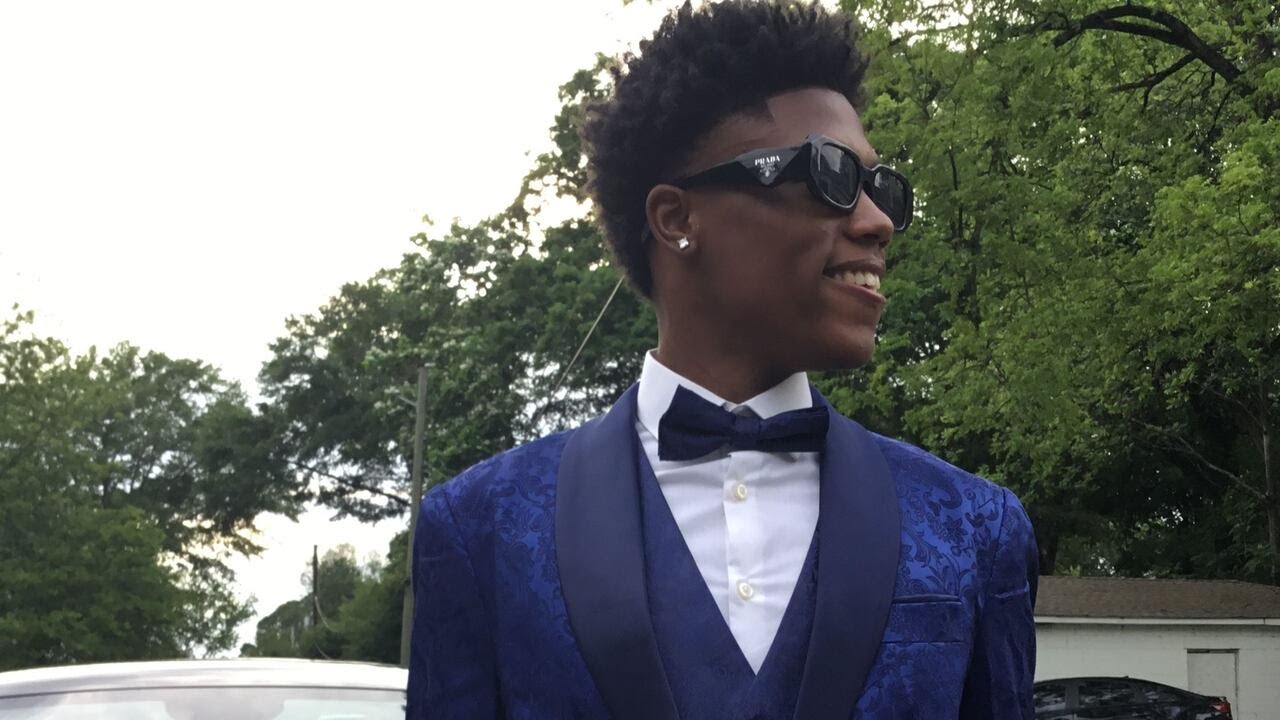 Atlanta mom mourns teen son killed in gas station shooting - YouTube