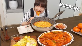 Cooking Mukbang :)spicy Sikhye Tteokbokki, cheese corn fried rice, and rice paper dishes.