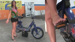 ⚡️ Code 316 ◾ Miss Iris and the old stubborn moped Piaggio Ciao ◾ Pedal Vamp Pedal Pumping