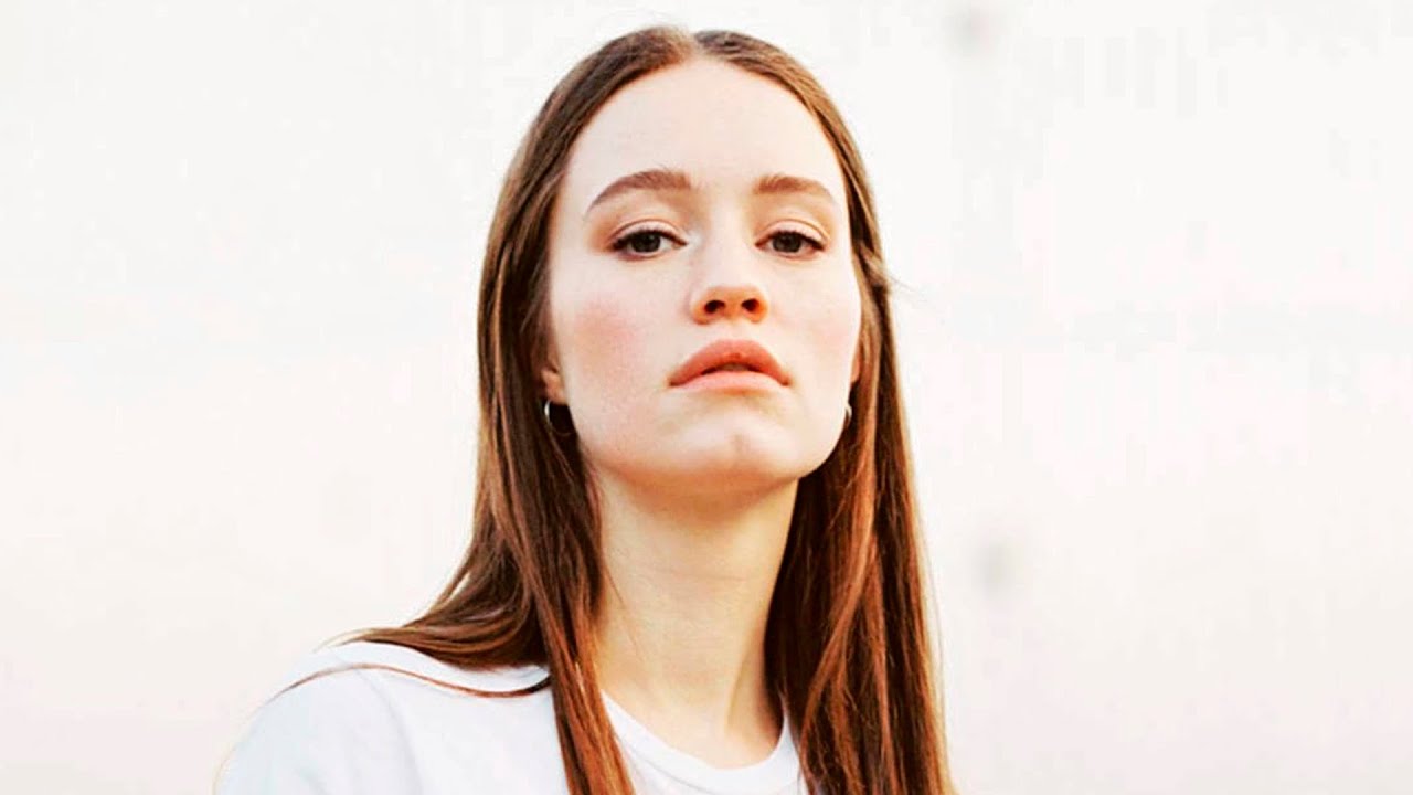 Sigrid everybody. Сигрид селльер. сигрид эдриэнн sigrid adrienne. sigrid it gets dark.