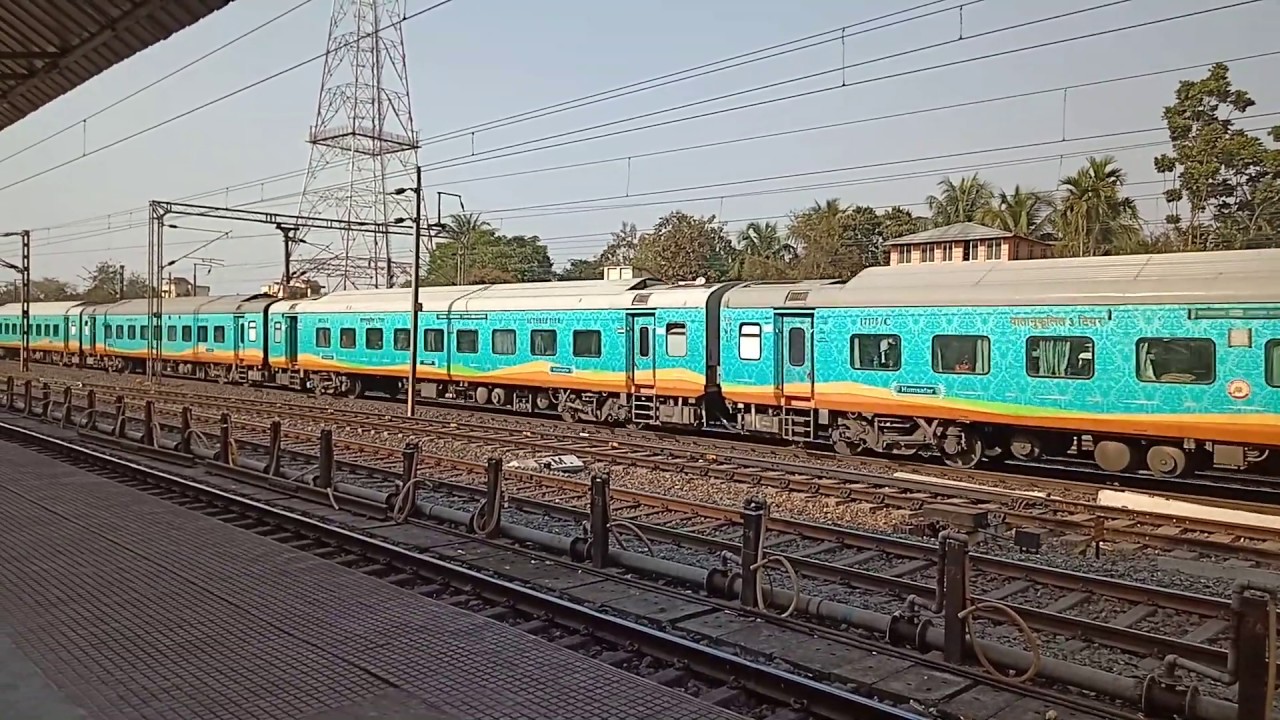 12504 Agartala - Bangalore Humsafar Train cruising through Hijli ...