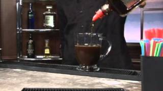 How to Make the Cafe Di Amaretto Mixed Drink