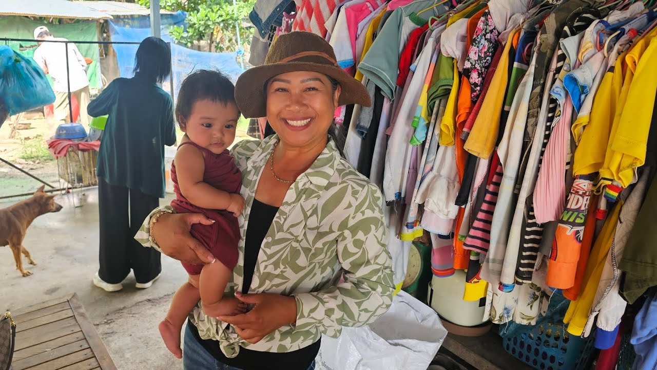 Road trip back to Battambang. 