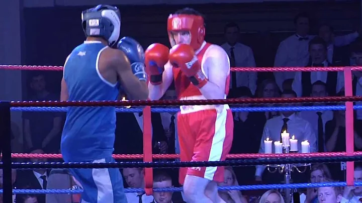 Blue Corner Leon Hawkins v Red Corner Alan Mitchell