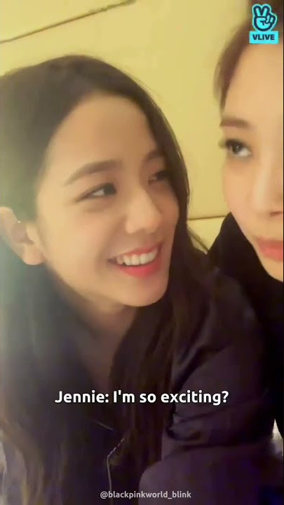 Jennie teaching Jisoo English