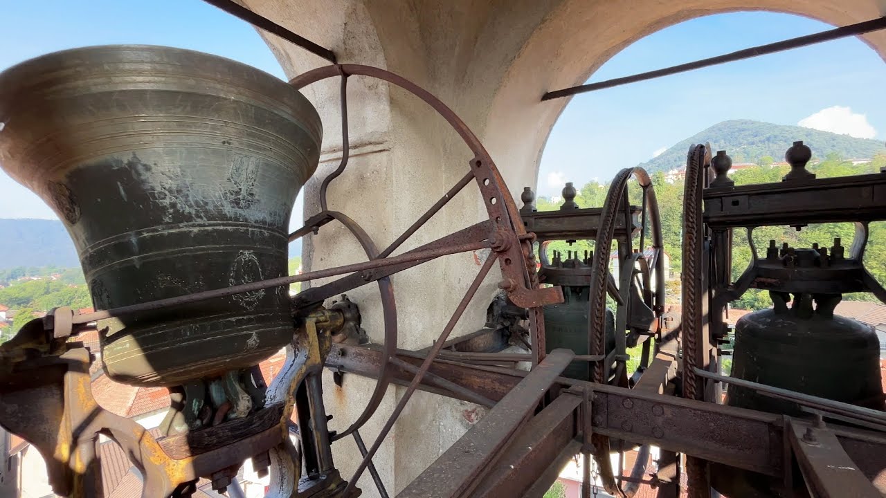 Пять колоколов звонят на праздник Богоматери Скорбящей в Ариццано