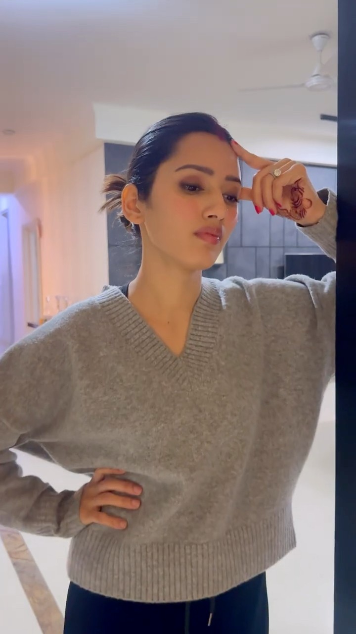 School Dress Par Vivad ? #funny #trending #neetubisht #youtubeshorts