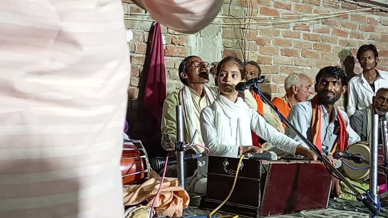 हिमांशी देवी ग्राम जखेडी कीर्तन पार्टी बहुत ही छोटी बच्ची जो ग्राम कदौरा से पधारी है