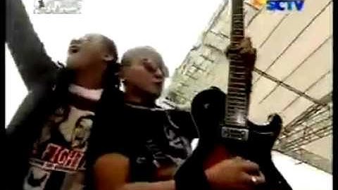 Kotak ft Ato Angkasa - Tinggalkan Saja @ Kotak Energi. 07-11-10.mp4