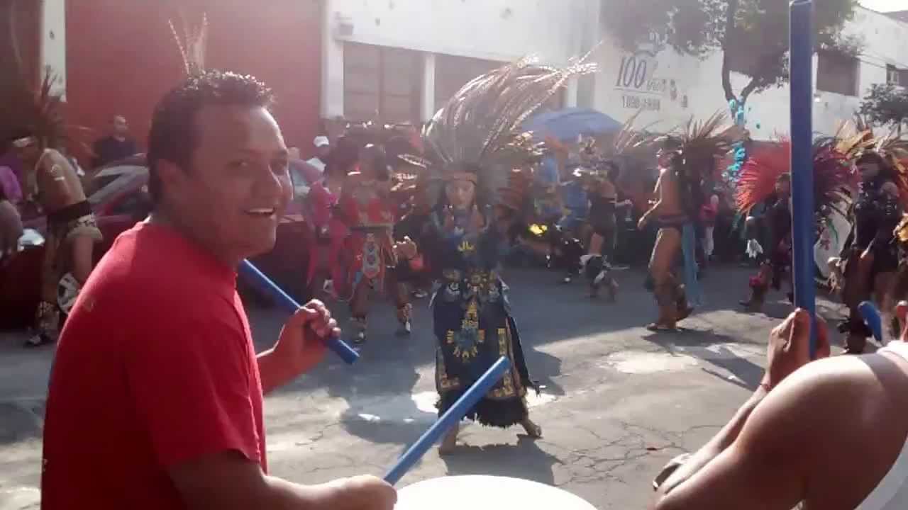 Danza Azteca . Yoloxochitl