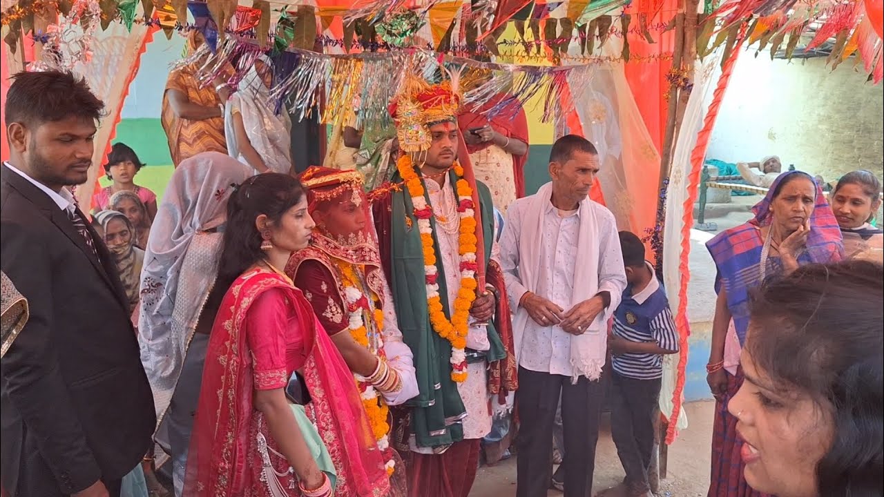 adivasi shadi video ♥️💝 || वागड़ी गीत || दूल्हा दुल्हन के फेरे डूंगरपुर 2024