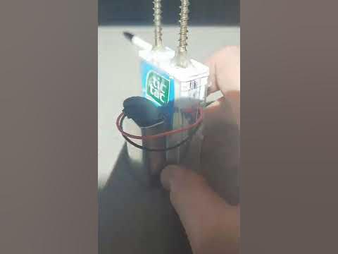 How to make a 9 volt battery Taser (Only works on tongue) - YouTube