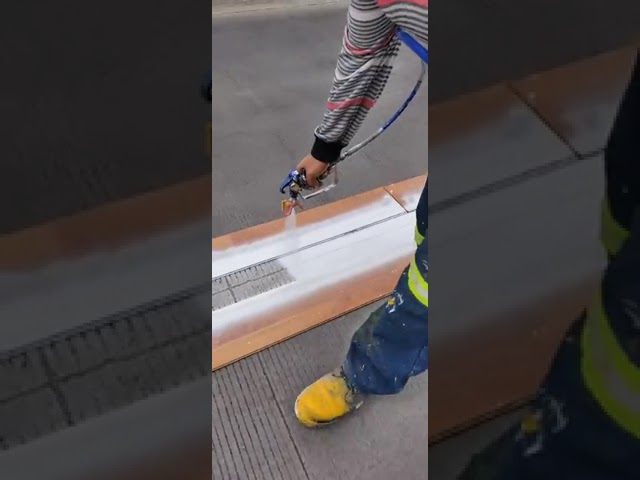 Нанесение линейной дорожной разметки по шаблону с помощью безвоздушного краскопульта Graco