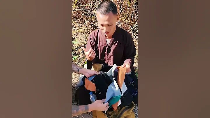 TMT - Chiếc Y đầu tiên của Sư MINH TUỆ