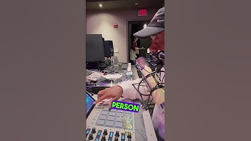 Super Producer Jermaine Dupri recording vocals directly into the Mpc X SE. #akai #mpc #producer