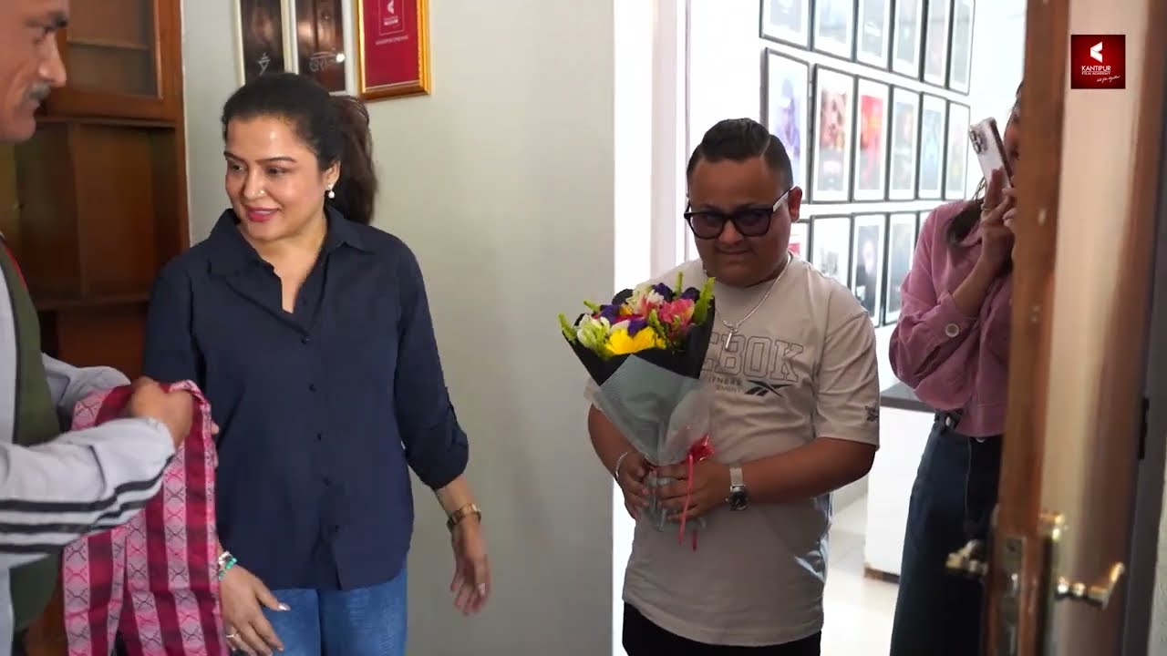 रेखा थापालाई भेट्न 'प्रोसेस पाण्डे' कान्तिपुर फिल्म एकेडेमीमा । रेखाको नयाँ फिल्ममा गित गाउने अफर