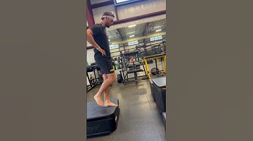 Single leg depth drop to SL box jump W/ PAUSE