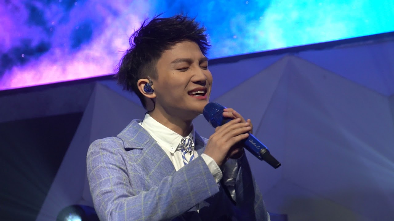 周深 Zhou Shen [歡顏] - 周深2019深空間巡迴演唱會北京站20.01.2019 - YouTube