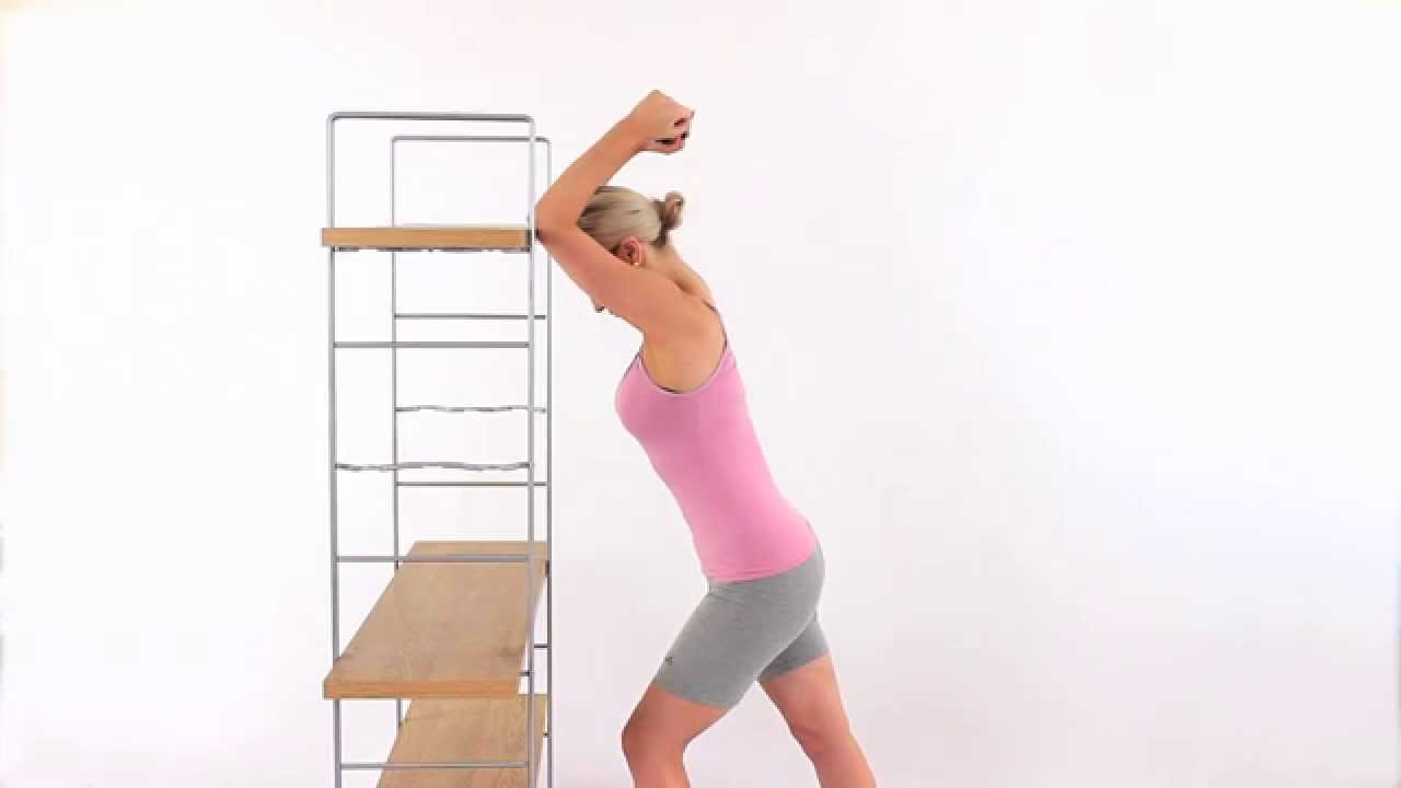 How to stretch your latissimus dorsi - YouTube