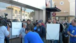 Apple iPad Store Introduction and Official Release at Carlsbad (San Diego)