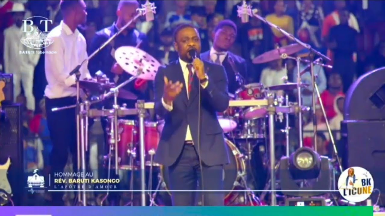 MIKE KALAMBAY AU VEILLÉE MORTUAIRE DE PST BARUTI KASONGO PRESTATION QUI FAIT TREMBLE DÉJÀ LE STADE