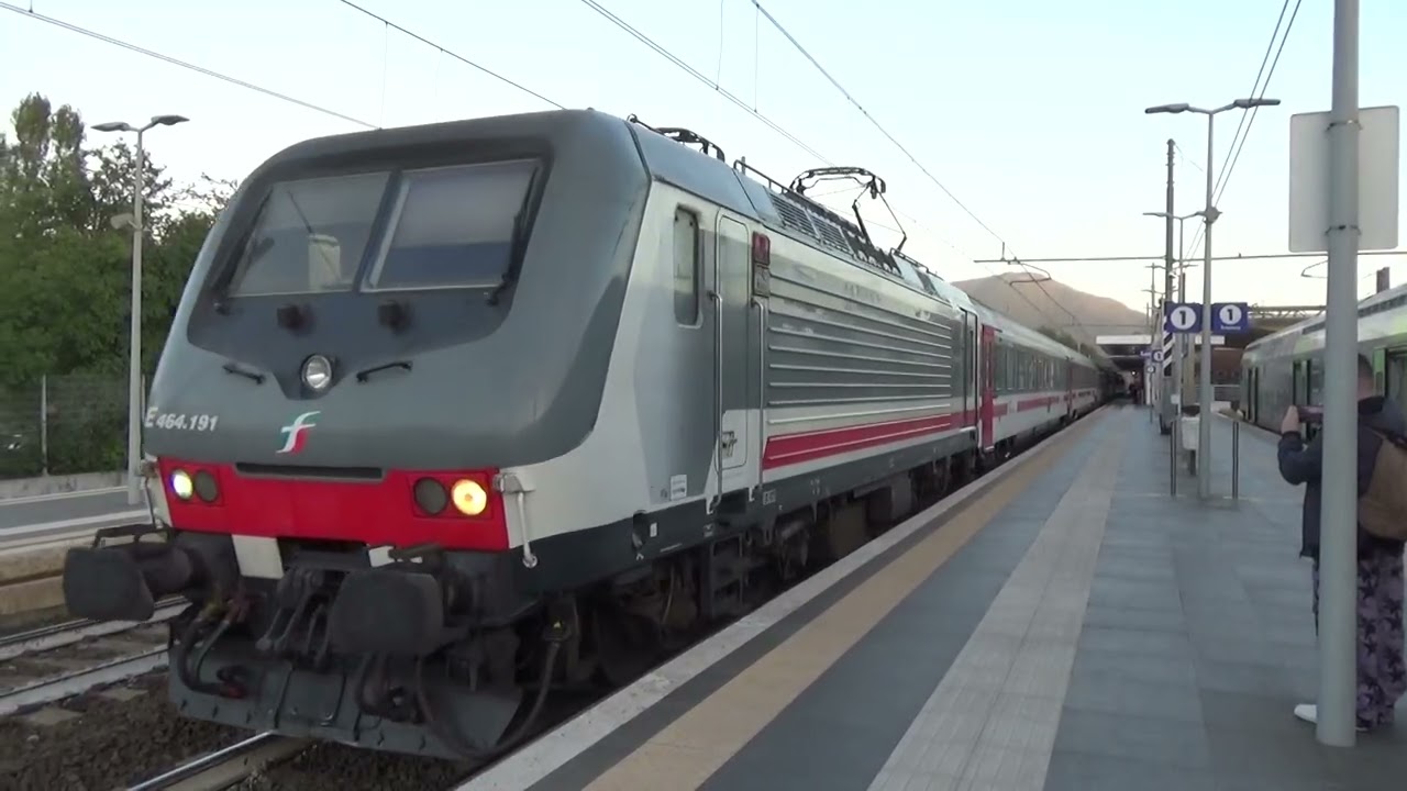 IC 728 con le due pilota UIC-Z 2 in livrea "71° Taormina Film Festival", in partenza da Latina!!