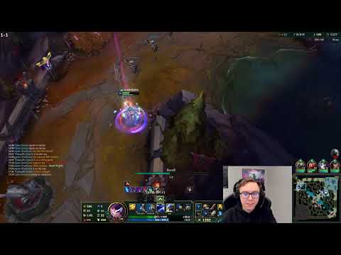 Baus explaining Quinn strategy and why Quinn is the best champion in game