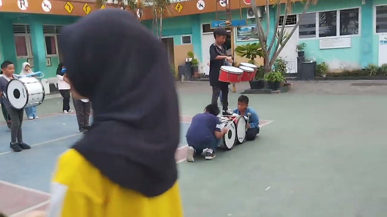 Drum Band SDN 6 Mataram 