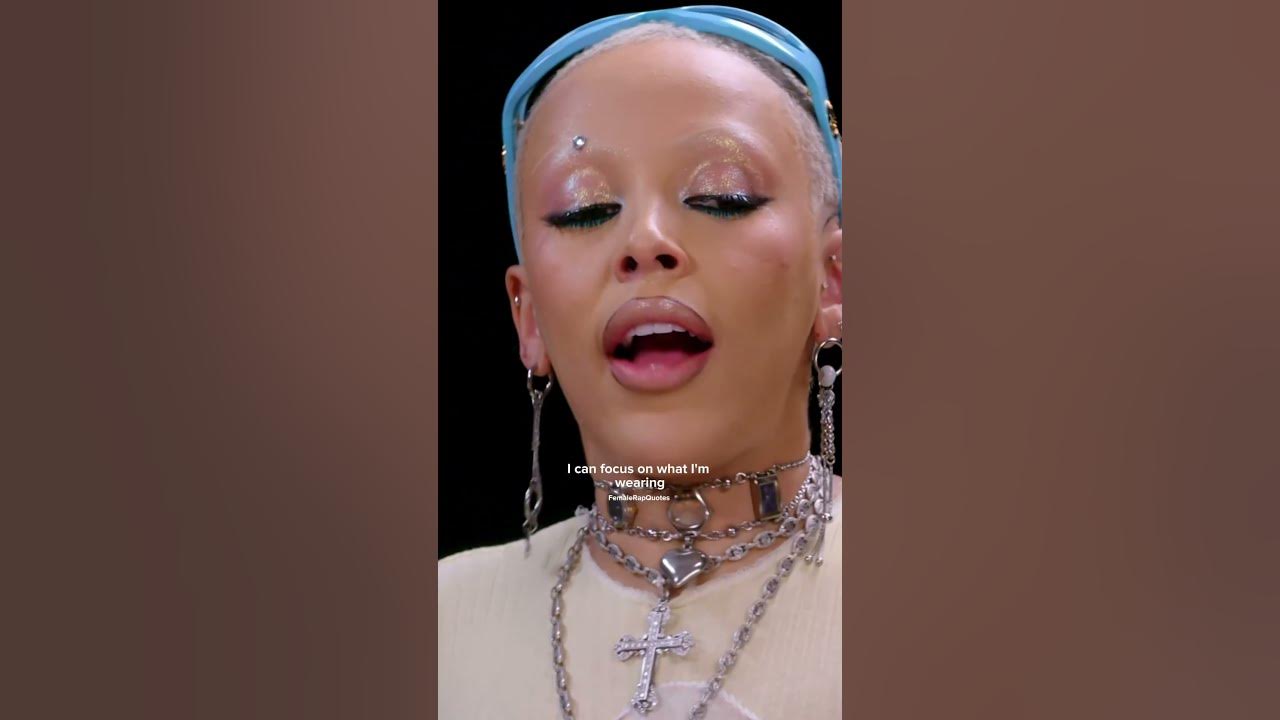 Doja Cat was nearly crying from the spicy chicken wings on Hot Ones🤣 