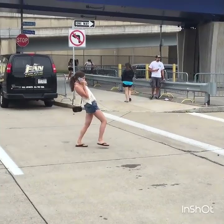 Bersenang-senang dengan gadis Pittsburgh ini (1)