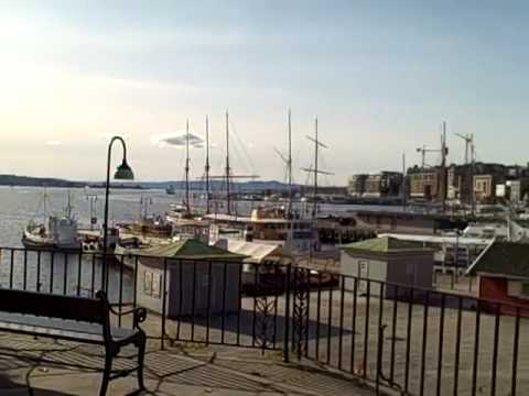 digital media major FDR statue at Akershus