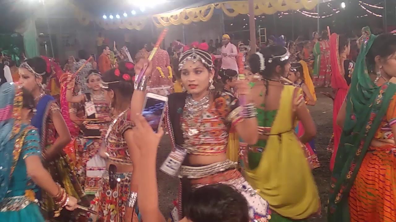 Mamu kaka baba na poriya Garba - YouTube