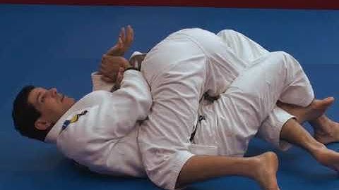 JJM ONLINE 2006 - Defending The Under Hook From The Half Guard  (Gi & No Gi)