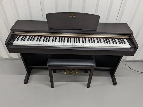 Yamaha Arius YDP-161 Digital Piano in rosewood clavinova keyboard