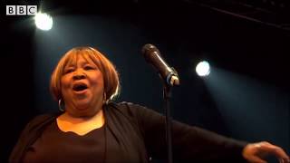 Mavis Staples I&#39;ll Take You There 2015 Glastonbury