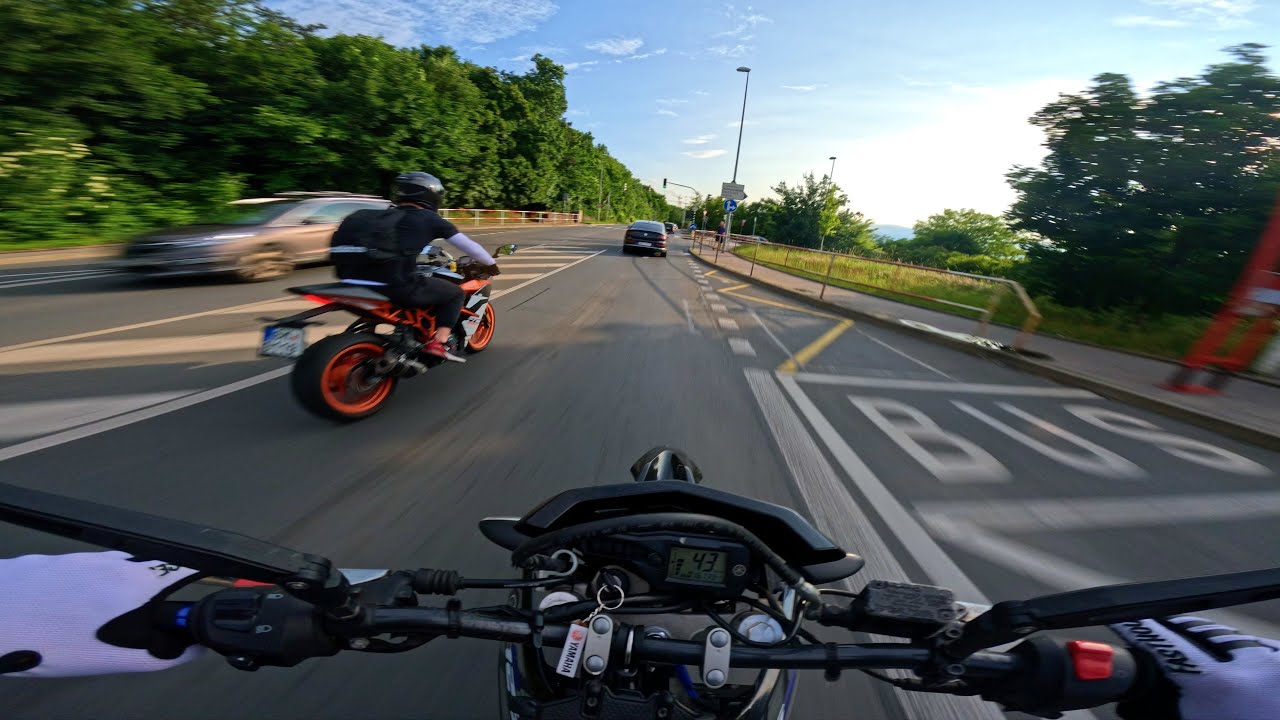 Ripping Through the City on Yamaha WR125 & KTM RC390