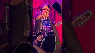 Bret Michaels Hampton Beach 2026. Why can't she hold her phone straight? Bret noticed too...
