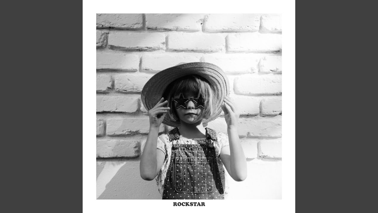 Mira Rockstar en YouTube Mira Rockstar en YouTube