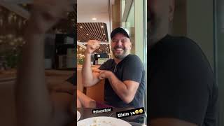 Demet Akalin'in restoran sucuk kahvaltisi
