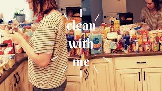 CLEAN WITH ME 2019 • PANTRY DECLUTTER & ORGANIZE