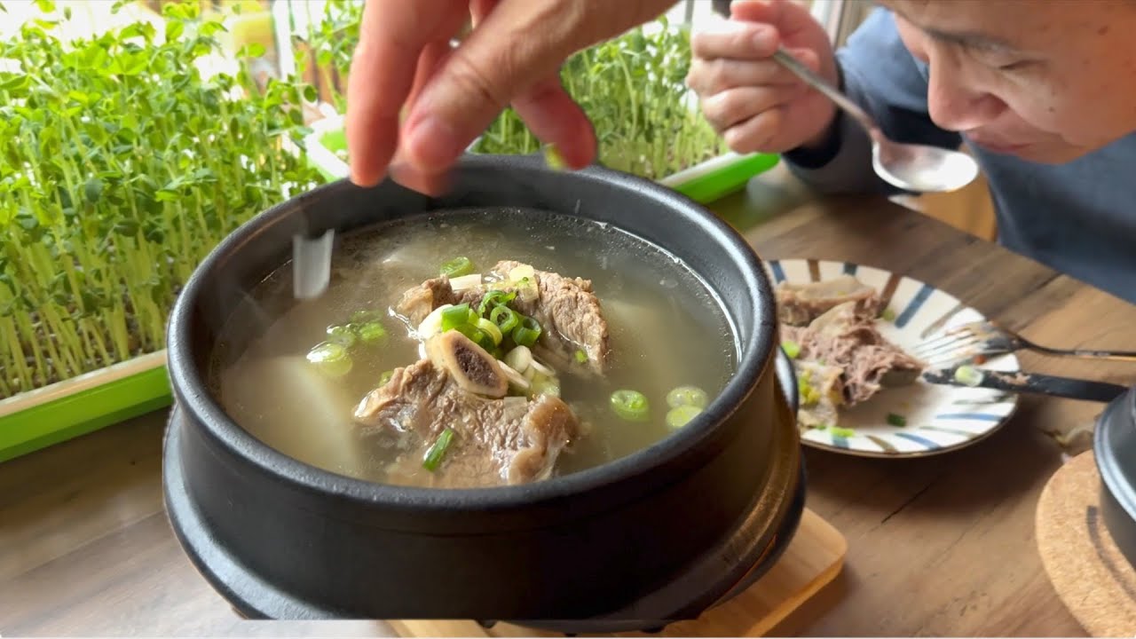 圣诞华超 韩超都营业 炖锅热气牛骨萝卜汤  就是阿公想要的味道【Garden Time 田园生活分享】 2023 12